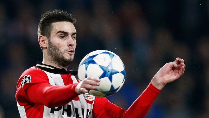 EINDHOVEN, NETHERLANDS - DECEMBER 08: Gaston Pereiro of PSV in action during the group B UEFA Champions League match between PSV Eindhoven and CSKA Moscow held at Philips Stadium, on December 8, 2015 in Eindhoven, Netherlands. (Photo by Dean Mouhtaropoulos/Getty Images) UFFICIALE – Gaston Pereiro ora è del Cagliari: depositati i documenti - immagine 1