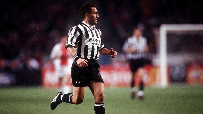 ITALY - APRIL 09:  FUSSBALL: JUVENTUS TURIN 09.04.97, Angelo DI LIVIO  (Photo by Bernd Lauter/Bongarts/Getty Images) 