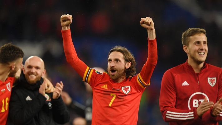 CARDIFF, WALES - NOVEMBER 19: Joe Allen of Wales celebrates after the final whistle during the UEFA Euro 2020 qualifier between Wales and Hungary so at Cardiff City Stadium on November 19, 2019 in Cardiff, Wales. (Photo by Harry Trump/Getty Images) 