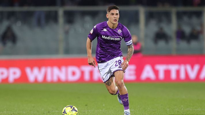 FLORENCE, ITALY - JANUARY 12: Lucas Martinez Quarta of ACF Fiorentina in action during the Coppa Italia match between ACF Fiorentina and UC Sampdoria at Stadio Artemio Franchi on January 12, 2023 in Florence, Italy. (Photo by Gabriele Maltinti/Getty Images) UFFICIALE – Fiorentina, escluse lesioni per Martinez Quarta: l’esito degli esami e la nota - immagine 1