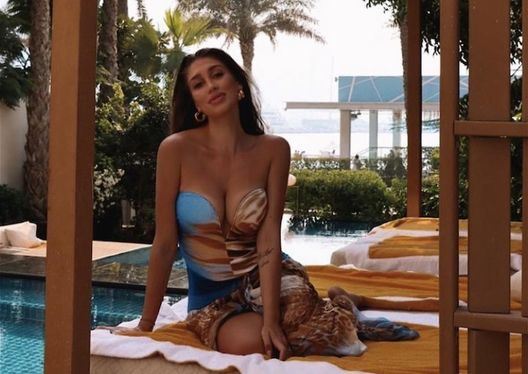 Lady Skriniar si gode le vacanze, lo scatto infiamma i tifosi dell’Inter: “Nel mio habitat…”  Lady Skriniar si gode le vacanze, lo scatto infiamma i tifosi dell’Inter: “Nel mio habitat…” - immagine 1
