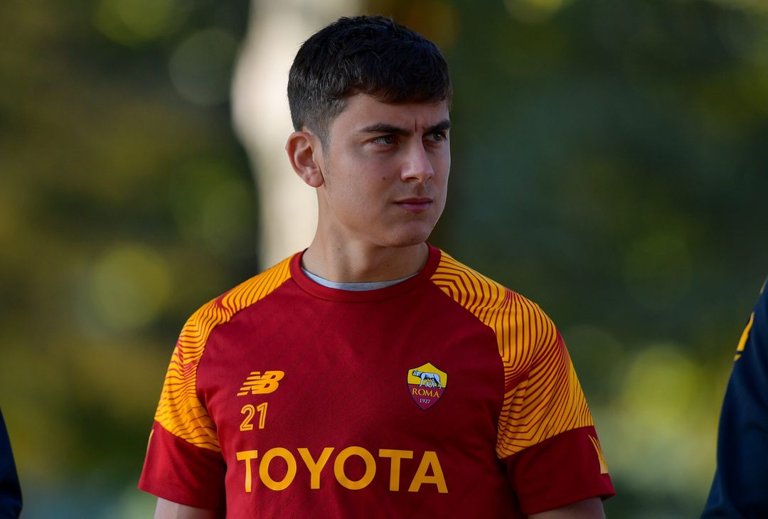 Trigoria, Dybala in gruppo prima della sfida con il Torino – FOTO GALLERY - immagine 23