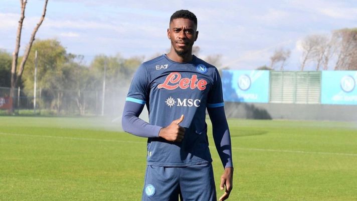 UFFICIALE Axel Tuanzebe è un nuovo calciatore del Napoli: l’annuncio - immagine 1