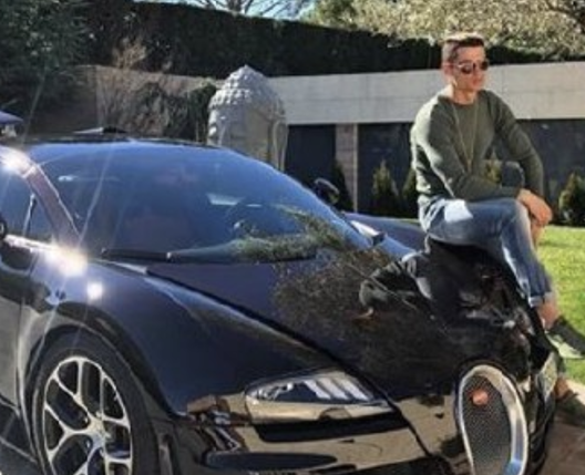 La Bugatti Veyron di Cristiano Ronaldo finisce sul muro- immagine 2
