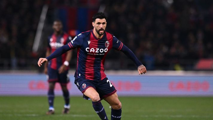 BOLOGNA, ITALY - MARCH 11: Roberto Soriano of Bologna FC runs with the ball during the Serie A match between Bologna FC and SS Lazio at Stadio Renato Dall'Ara on March 11, 2023 in Bologna, Italy. (Photo by Alessandro Sabattini/Getty Images) Bologna, infortunio per Soriano: fissati gli esami strumentali. Le ultime su Arnautovic - immagine 1