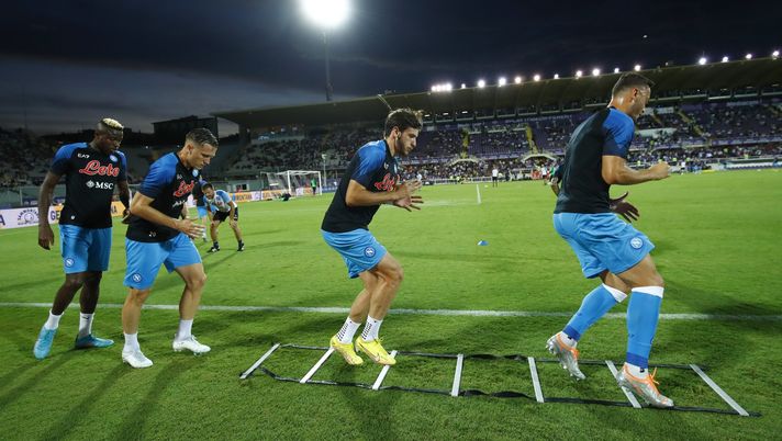 FLORENCE, ITALY - AUGUST 28: Khvicha Kvaratskhelia of SSC Napoli, Piotr Zielinski of SSC Napoli and Victor Osimhen of SSC Napoli warm up prior to the Serie A match between ACF Fiorentina and SSC Napoli at Stadio Artemio Franchi on August 28, 2022 in Florence, Italy. (Photo by Matteo Ciambelli/DeFodi Images via Getty Images) fiorentina napoli riscaldamento