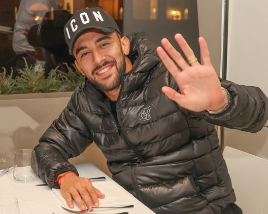 GERMOGLI PH: 23 NOVEMBRE 2022 FIRENZE RISTORANTE GOLDEN VIEW IL DIRETTORE DELLA FIORENTINA JOE BARONE A CEDNA CON IL GIOCATORE GONZALEZ Nico Gonzalez