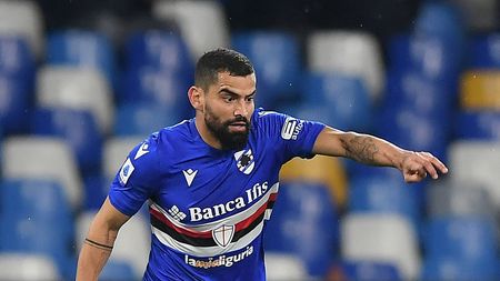 NAPLES, ITALY - JANUARY 09: Thomas Rincon of UC Sampdoria during the Serie A match between SSC Napoli v UC Sampdoria at Stadio Diego Armando Maradona on January 09, 2022 in Naples, Italy. (Photo by Francesco Pecoraro/Getty Images)