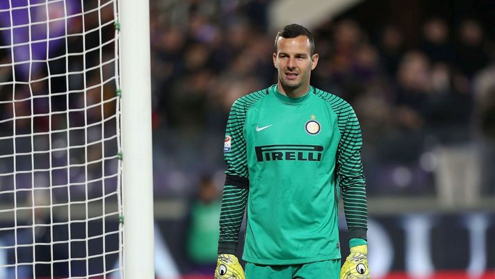 FLORENCE, ITALY - APRIL 22: Samir Handanovic of FC Internazionale in action during the Serie A match between ACF Fiorentina v FC Internazionale at Stadio Artemio Franchi on April 22, 2017 in Florence, Italy. (Photo by Gabriele Maltinti/Getty Images) FLORENCE, ITALY - APRIL 22: Samir Handanovic of FC Internazionale in action during the Serie A match between ACF Fiorentina v FC Internazionale at Stadio Artemio Franchi on April 22, 2017 in Florence, Italy. (Photo by Gabriele Maltinti/Getty Images)