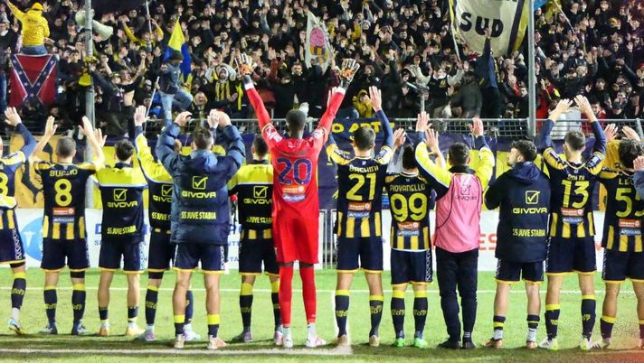 Festa Juve Stabia: un pari con il Benevento vale la Serie B! - immagine 1