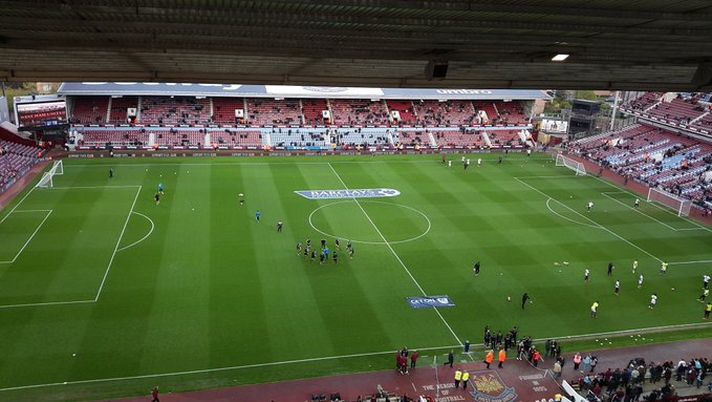 Ecco come vivere il West Ham dalle vecchie barche dei marinai Ecco come vivere il West Ham dalle vecchie barche dei marinai - immagine 1