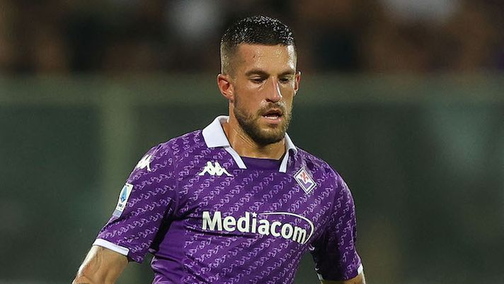 Fiorentina, un problema fisico dietro il cambio di Biraghi: ghiaccio e condizioni da valutare - immagine 1