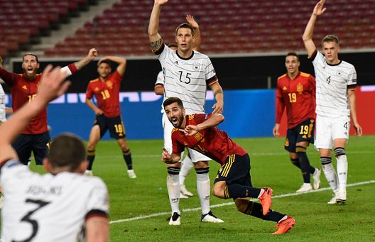 Gaya Pena segna ma Gosens è oltre la linea di fondo campo quindi gol da annullare (Getty Images) Gaya Pena segna ma Gosens è oltre la linea di fondo campo quindi gol da annullare (Getty Images)