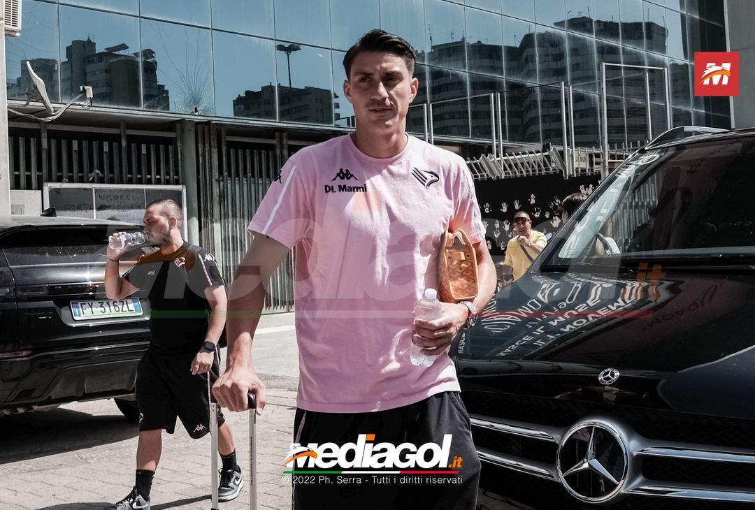 FOTO Frosinone-Palermo, i rosanero in partenza dallo stadio “Renzo Barbera” (Gallery) - immagine 19