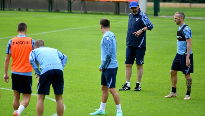 AURONZO DI CADORE, ITALY - JULY 14: SS Lazio head coach Maurizio Sarri during the training session on July 14, 2021 in Auronzo di Cadore, Italy. (Photo by Marco Rosi - SS Lazio/Getty Images) AURONZO DI CADORE, ITALY - JULY 14: SS Lazio head coach Maurizio Sarri during the training session on July 14, 2021 in Auronzo di Cadore, Italy. (Photo by Marco Rosi - SS Lazio/Getty Images)