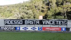 Sampdoria, striscione dei tifosi a Bogliasco: “Adesso basta, vincete”
