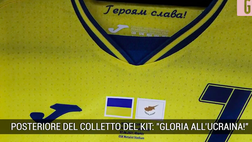 VIDEO Guerra in Ucraina, via sponsor e non solo: il conflitto cambia maglie da calcio
