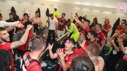 VIDEO Milan campione d’Italia, le immagini della festa negli spogliatoi rossoneri