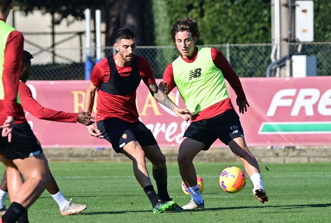 Genoa-Roma, la rifinitura: Smalling torna in gruppo – FOTO GALLERY - immagine 8