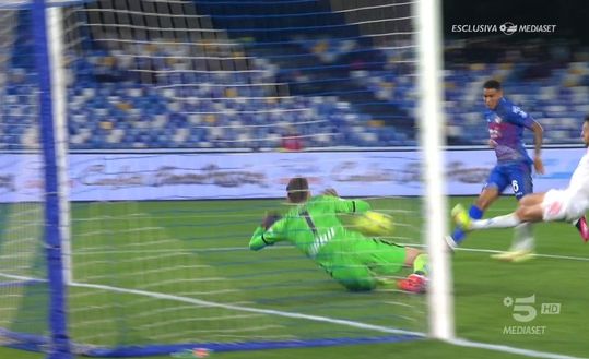 VIDEO Napoli-Cremonese 0-1: partono forti i grigiorossi e aprono le danze VIDEO Napoli-Cremonese 0-1: partono forti i grigiorossi e aprono le danze - immagine 1