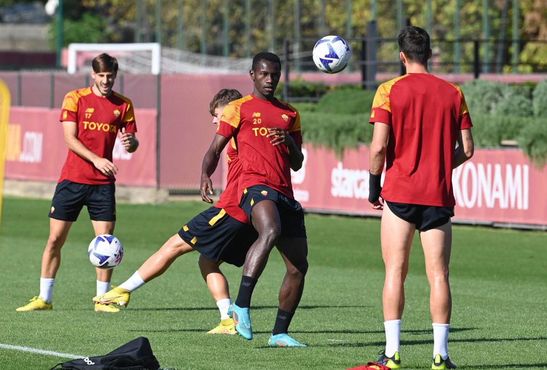 Trigoria, la Roma torna in campo in vista della sfida col Verona – FOTO GALLERY - immagine 29