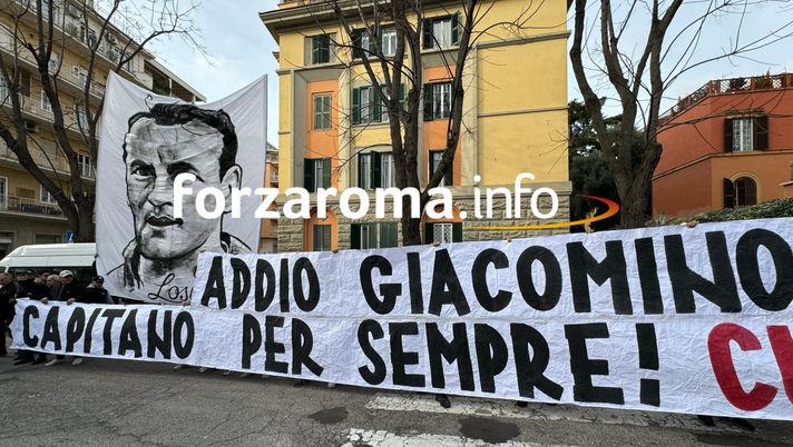 Roma, l’ultimo saluto a Giacomo Losi. La Sud gli rende omaggio: “Capitano per sempre” - immagine 1