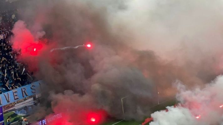 Derby di Craiova, lo speaker allo stadio omette il nome dei giocatori rivali: solo il numero di maglia Derby di Craiova, lo speaker allo stadio omette il nome dei giocatori rivali: solo il numero di maglia - immagine 1