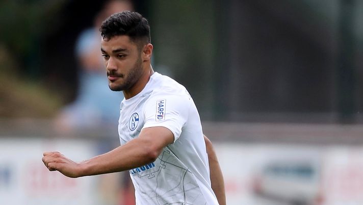 Ozan Kabak (difensore FC Schalke 04), obiettivo di calciomercato del Milan | AC Milan News (Getty Images) Ozan Kabak (difensore FC Schalke 04), obiettivo di calciomercato del Milan | AC Milan News (Getty Images)