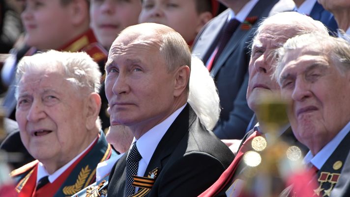 MOSCOW, RUSSIA - JUNE 24: President of Russia and Commander-in-Chief of the Armed Forces Vladimir Putin watches a Victory Day military parade marking the 75th anniversary of the victory in World War II, on on Red Square on June 24, 2020 in Moscow, Russia. The 75th-anniversary marks the end of the Great Patriotic War when the Nazi's capitulated to the then Soviet Union. (Photo by Sergey Guneev - Host Photo Agency via Getty Images ) MOSCOW, RUSSIA - JUNE 24: President of Russia and Commander-in-Chief of the Armed Forces Vladimir Putin watches a Victory Day military parade marking the 75th anniversary of the victory in World War II, on on Red Square on June 24, 2020 in Moscow, Russia. The 75th-anniversary marks the end of the Great Patriotic War when the Nazi's capitulated to the then Soviet Union. (Photo by Sergey Guneev - Host Photo Agency via Getty Images )