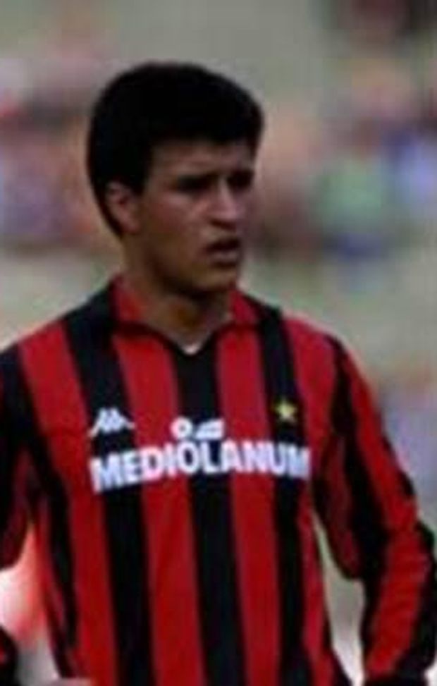  Claudio Borghi con la maglia del Milan nel 1987 