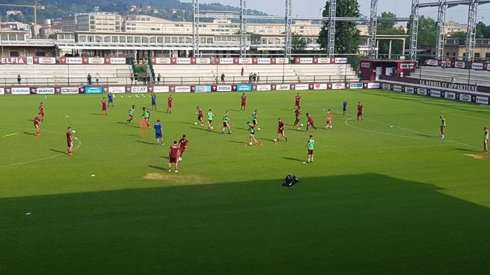 Esercizi con il pallone al Filadelfia agli ordini di Mazzarri 