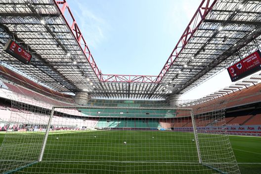 MILAN, ITALY - APRIL 03: A general view inside the stadium prior to the Serie A match between AC Milan and UC Sampdoria at Stadio Giuseppe Meazza on April 03, 2021 in Milan, Italy. Sporting stadiums around Italy remain under strict restrictions due to the Coronavirus Pandemic as Government social distancing laws prohibit fans inside venues resulting in games being played behind closed doors. (Photo by Marco Luzzani/Getty Images) MILAN, ITALY - APRIL 03: A general view inside the stadium prior to the Serie A match between AC Milan and UC Sampdoria at Stadio Giuseppe Meazza on April 03, 2021 in Milan, Italy. Sporting stadiums around Italy remain under strict restrictions due to the Coronavirus Pandemic as Government social distancing laws prohibit fans inside venues resulting in games being played behind closed doors. (Photo by Marco Luzzani/Getty Images)