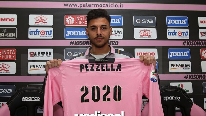 Ag. Pezzella: “I grandi club dovrebbero seguirlo. Sarri e il Napoli…”  Ag. Pezzella: “I grandi club dovrebbero seguirlo. Sarri e il Napoli…”