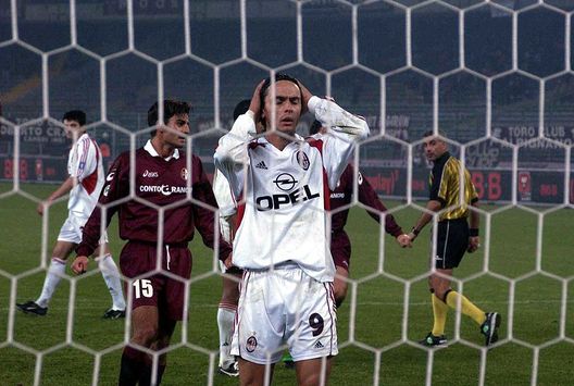 Mandatory Credit: Grazia Neri/ALLSPORT Penultima in trasferta a Torino: il Milan insegue il record del 1992…- immagine 5