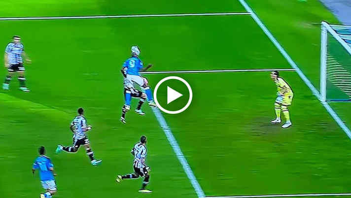 VIDEO Napoli-Udinese 1-0, Osimhen porta in vantaggio gli azzurri con un colpo di testa - immagine 1
