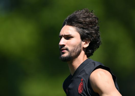 Yacine Adli (centrocampista AC Milan) qui in allenamento a Milanello | Milan News (Getty Images) Yacine Adli AC Milan allenamento Milanello