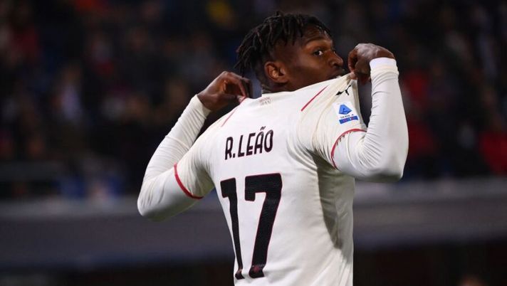 AC Milan's Portuguese forward Rafael Leao celebrates after scoring during the Italian Serie A football match between Bologna and AC Milan at the Renato-Dall'Ara stadium in Bologna on October 23, 2021. (Photo by Marco BERTORELLO / AFP) (Photo by MARCO BERTORELLO/AFP via Getty Images) ATTACCO – Tutti gli attaccanti per la 10a giornata al fantacalcio: chi mettere, fascia per fascia- immagine 1