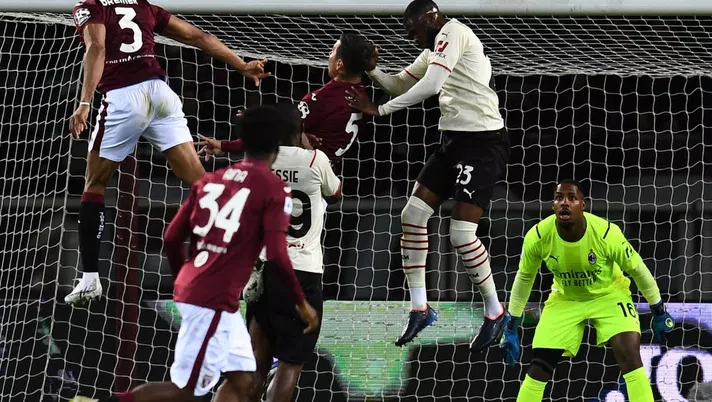Grande Toro piccolo Milan - immagine 1