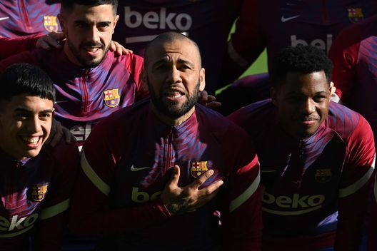 Barcellona, Dani Alves deluso da Xavi: l’ex Juve voleva affrontare il Napoli- immagine 2