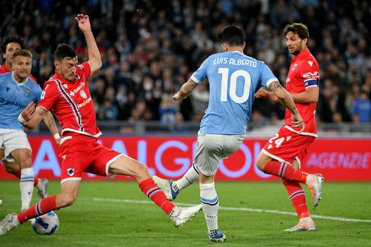 luis alberto (Photo by Marco Rosi - SS Lazio/Getty Images) Luis Alberto nel mirino del Napoli: la possibile offerta della società azzurra- immagine 2