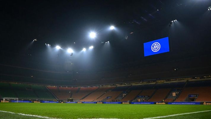 Terreno San Siro disastroso, CorSera: “Sembra di essere agli anni ’90. Campo di patate brutto e pericoloso” - immagine 1