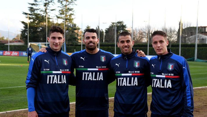 FLORENCE, ITALY - FEBRUARY 21: (L-R) Mattia Caldara, Andrea Petagna, Leonardo Spinazzola and Andrea Conti of Italy pose for a photo prior to the official portrait session at Coverciano on February 21, 2017 in Florence, Italy. (Photo by Claudio Villa/Getty Images) FLORENCE, ITALY - FEBRUARY 21: (L-R) Mattia Caldara, Andrea Petagna, Leonardo Spinazzola and Andrea Conti of Italy pose for a photo prior to the official portrait session at Coverciano on February 21, 2017 in Florence, Italy. (Photo by Claudio Villa/Getty Images)