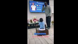 VIDEO / “Questo è Kvara”: Papà insegna al figlio i nomi dei calciatori del Napoli