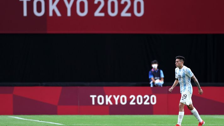 SAPPORO, JAPAN - JULY 22: Francisco Ortega #19 of Team Argentina leaves the field after being shown a red card during the Men's First Round Group C match between Argentina and Australia during the Tokyo 2020 Olympic Games at Sapporo Dome on July 22, 2021 in Sapporo, Hokkaido, Japan. (Photo by Masashi Hara/Getty Images) SAPPORO, JAPAN - JULY 22: Francisco Ortega #19 of Team Argentina leaves the field after being shown a red card during the Men's First Round Group C match between Argentina and Australia during the Tokyo 2020 Olympic Games at Sapporo Dome on July 22, 2021 in Sapporo, Hokkaido, Japan. (Photo by Masashi Hara/Getty Images)