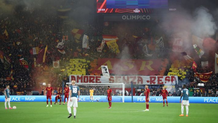 Roma-Feyenoord, la coreografia della Curva Sud: “Amore senza resa” - immagine 1