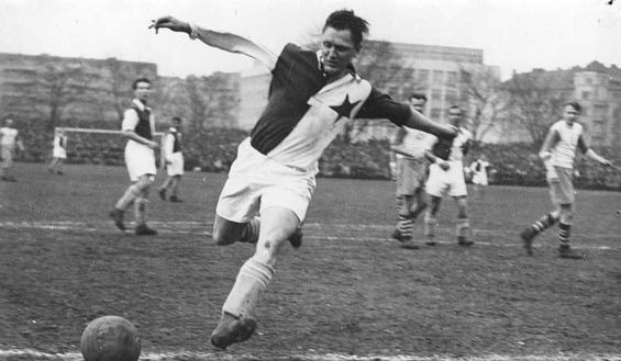 Il super bomber Josef Bican Il super bomber Josef Bican