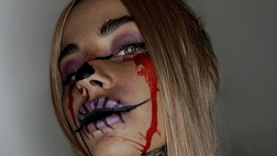 Zoe truccata per Halloween. Lady Hernandez fa paura, ma è sempre super sexy