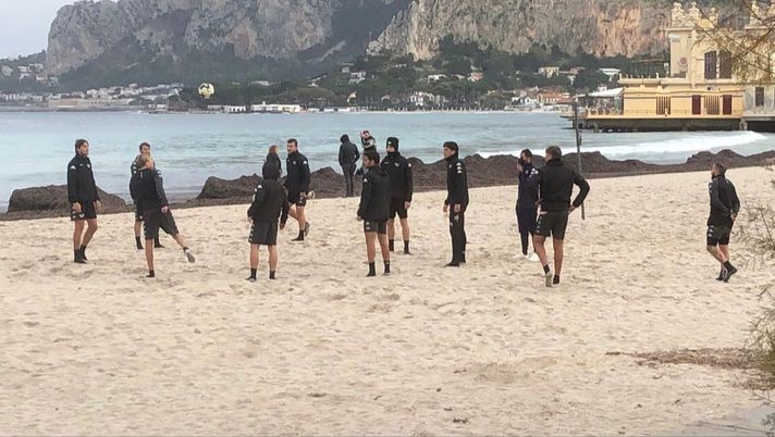 Palermo, organico falcidiato dal Covid-19: 20 i positivi in totale, è un record Palermo