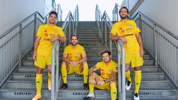 Cagliari, terza maglia gialla con uno sguardo all’ambiente