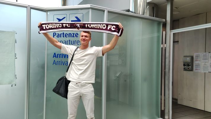 Torino, Perr Schuurs arrivato a Caselle: la foto - immagine 1